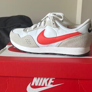Nike Valiant